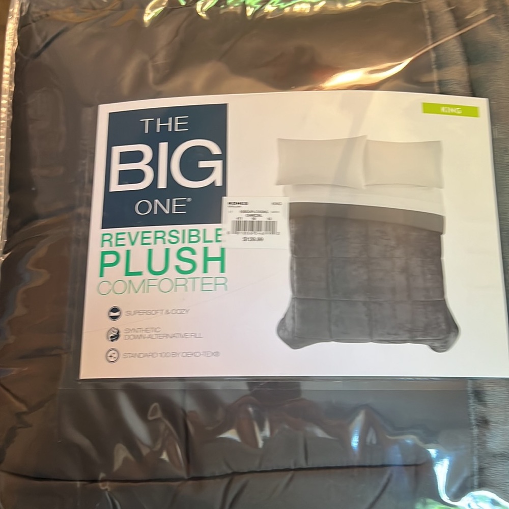Kohl’s The Big One Reversible Comforter. King. Charcoal